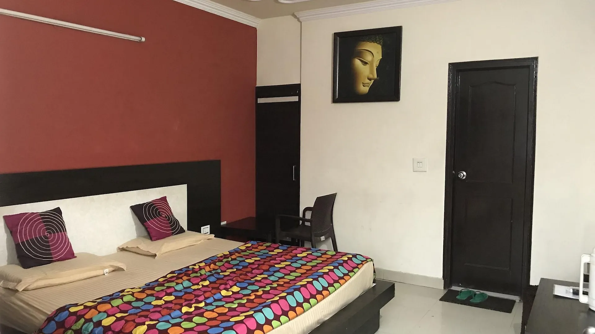 OYO 27864 Hotel Samrat Gurgaon