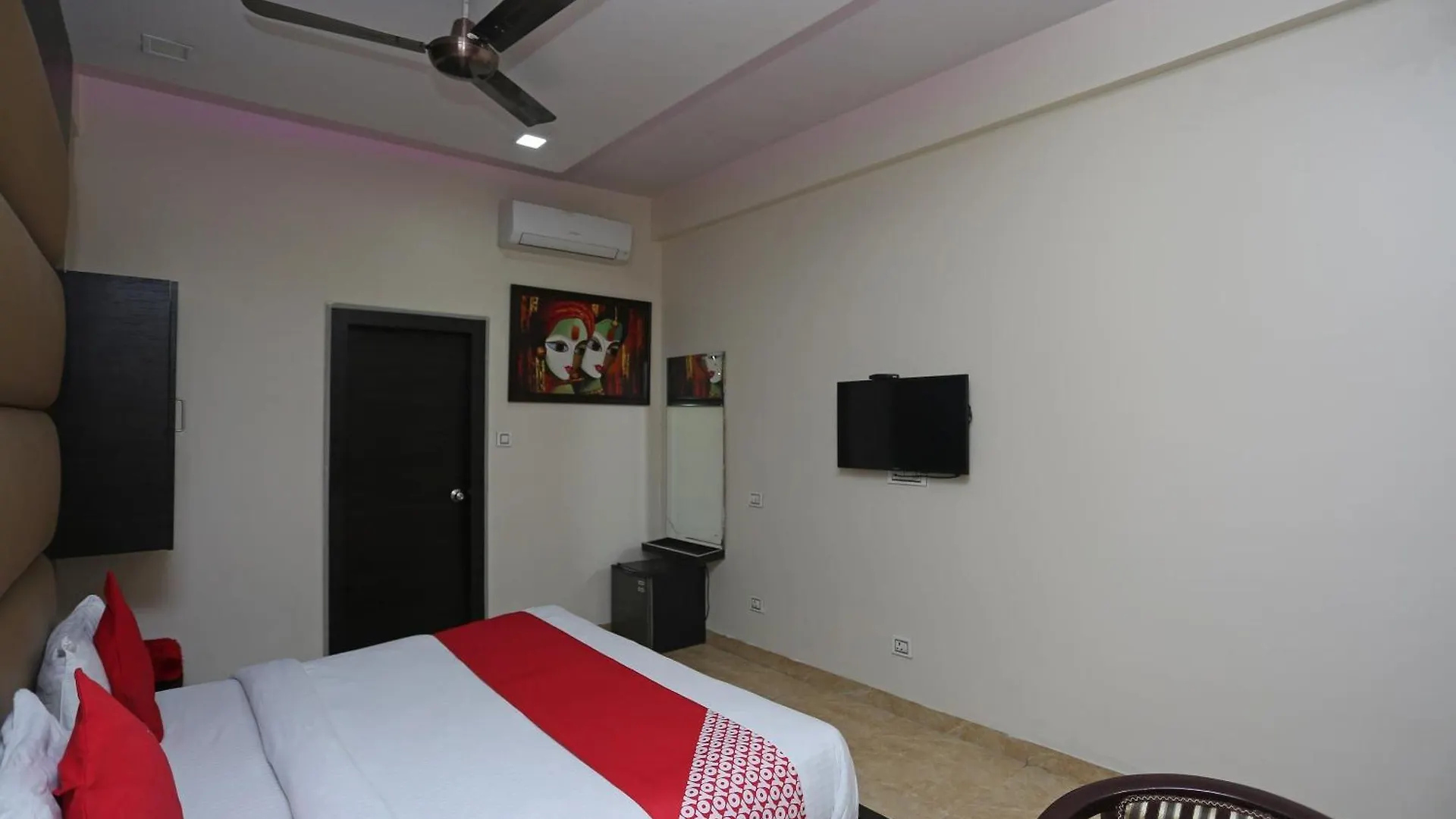 Super Hotel O Samrat Gurgaon