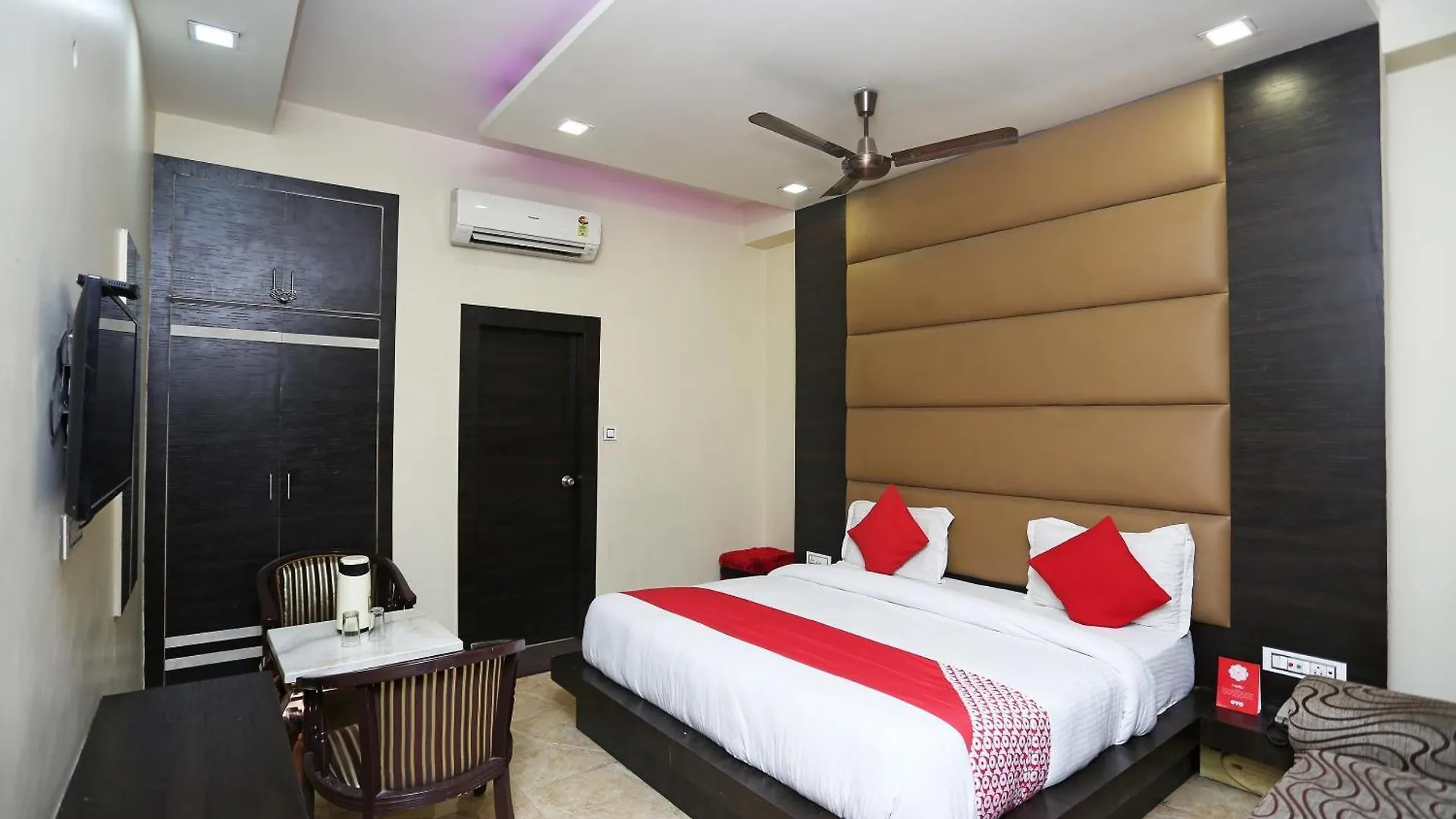 Super Hotel O Samrat Gurgaon