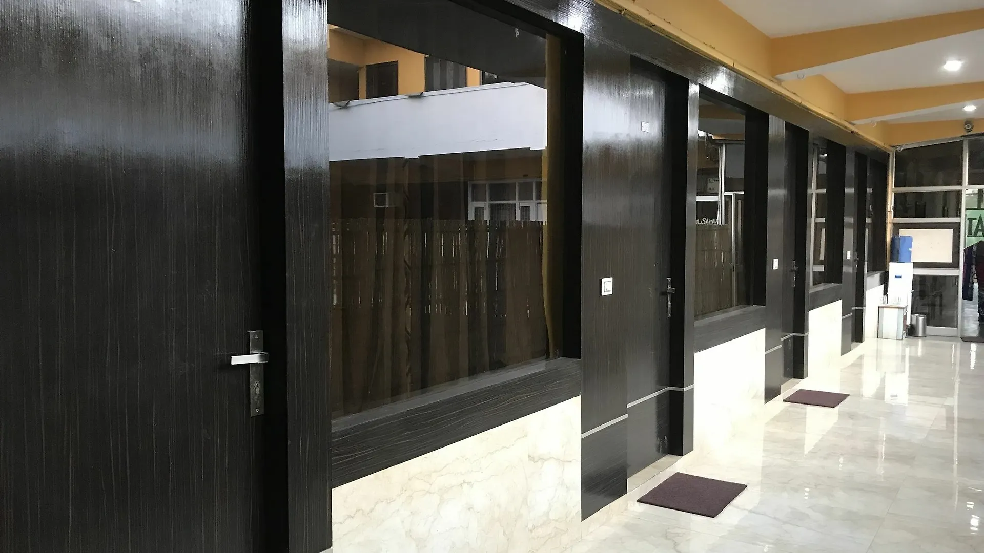 Super Hotel O Samrat Gurgaon