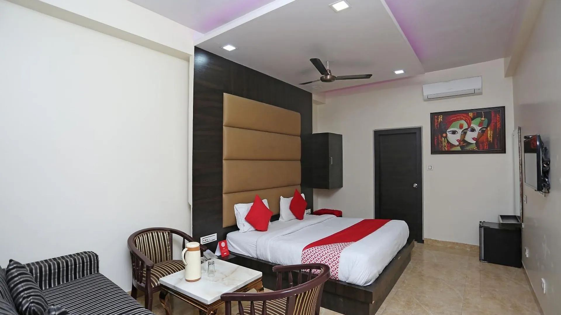 Super Hotel O Samrat Gurgaon